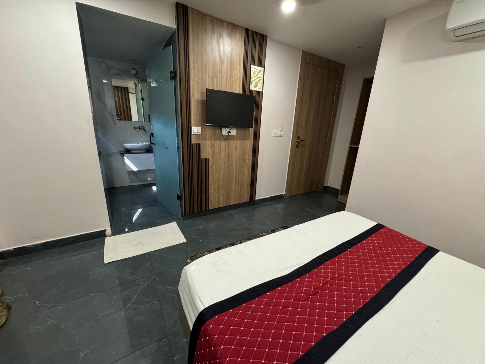Namay Inn By T And M Hotels Haridwār Екстериор снимка